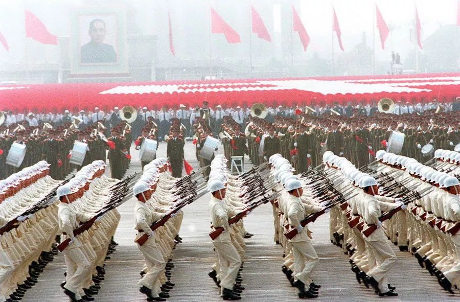 中國閱兵史上的霸氣瞬間，回顧1984年的閱兵盛況，中國閱兵史上的霸氣瞬間，回顧1984年閱兵盛況的震撼瞬間