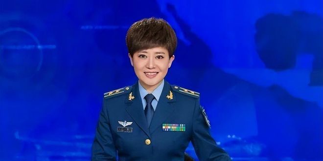 軍事節(jié)目女主持人，閃耀熒屏的星光，軍事節(jié)目女主持人，熒屏上的璀璨星光
