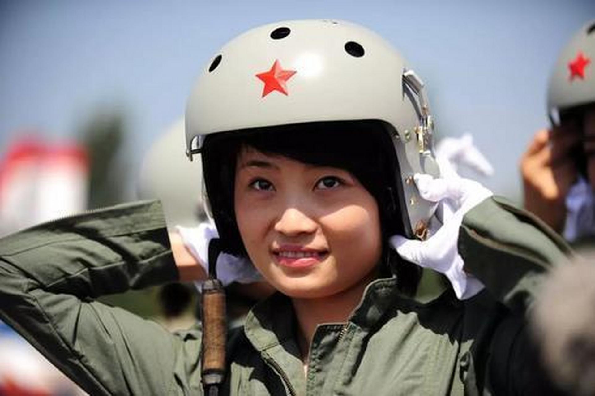 四川女飛行員余旭，英勇無畏的藍(lán)天使者，四川女飛行員余旭，藍(lán)天的英勇使者