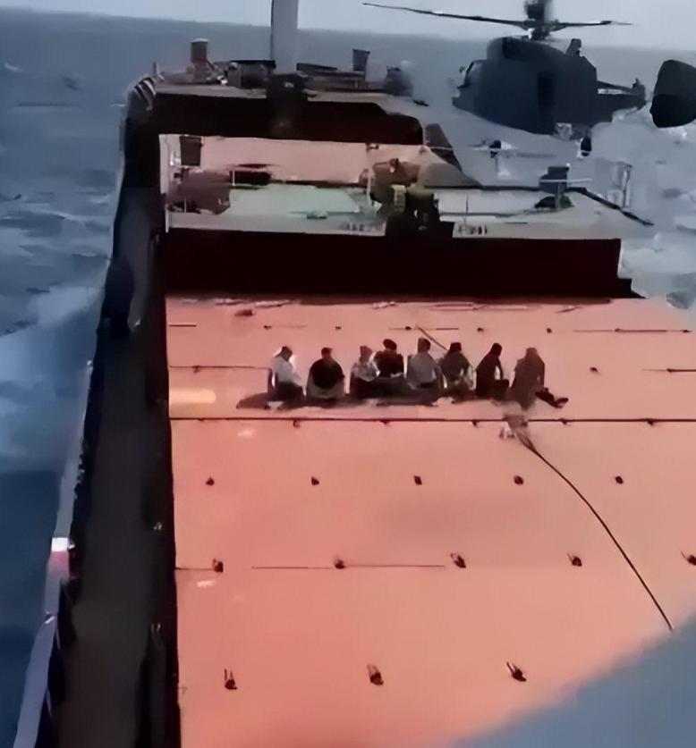 俄羅斯向美軍艦開火，事件背景與SEO解讀，俄羅斯對(duì)美軍艦開火事件背景解析與SEO視角解讀