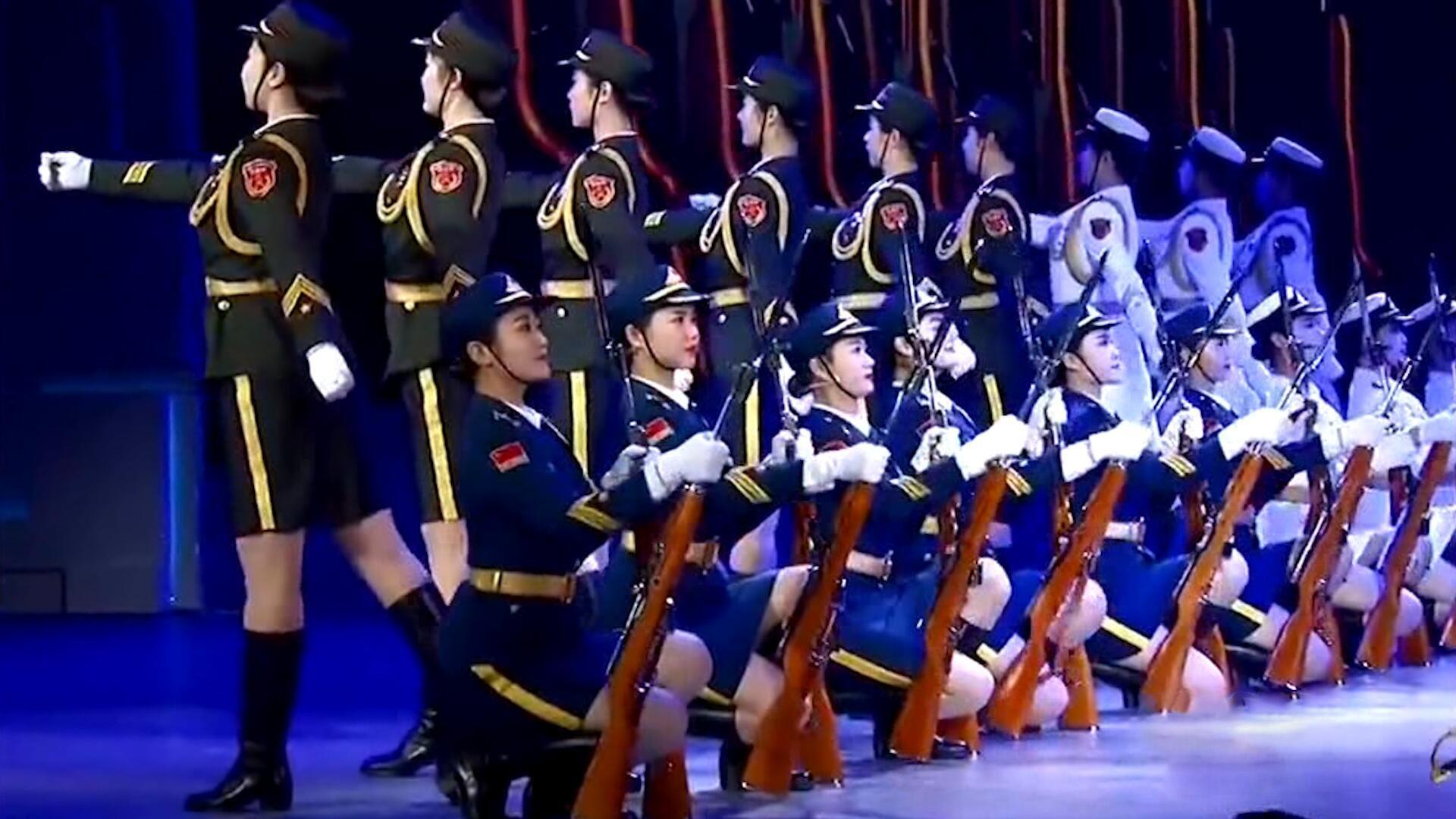 三軍女兵隊跳舞，展現(xiàn)力量與柔美的完美結合，三軍女兵隊舞蹈，力量與柔美的完美交融