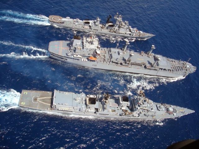 中國(guó)第三艘航空母艦下水，揭示強(qiáng)大國(guó)防新里程碑，中國(guó)第三艘航空母艦下水，國(guó)防實(shí)力再上新臺(tái)階