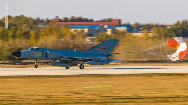 關于2022年殲-7還有多少架的探討，探討，殲-7戰(zhàn)機在2022年的數量概況