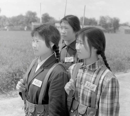 中國女兵老照片，歷史中的巾幗英雄形象展現(xiàn)，中國女兵老照片，歷史巾幗英雄形象展