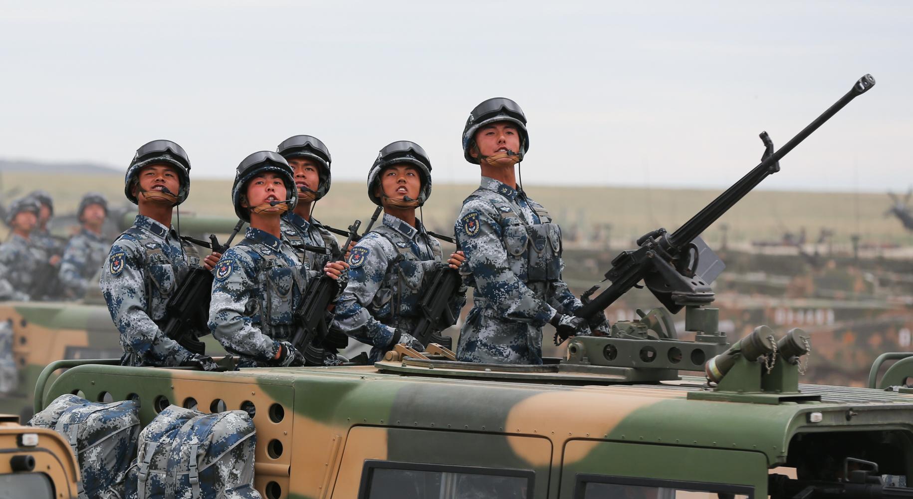 建軍90年閱兵完整版，回顧歷史，展望未來，建軍90年閱兵回顧，歷史印記與未來展望
