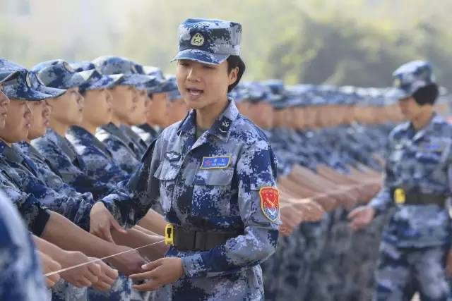 大學(xué)生女兵容易被錄取嗎？解析影響因素與機(jī)會平等，女大學(xué)生兵錄取機(jī)會解析，影響因素與平等權(quán)益探討
