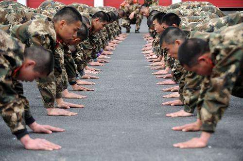 當兵體力差會被退回來嗎？解析新兵體能訓練的重要性與適應性調(diào)整策略，新兵體能訓練，適應性調(diào)整策略與體能訓練的重要性解析，體質(zhì)差會被退兵嗎？