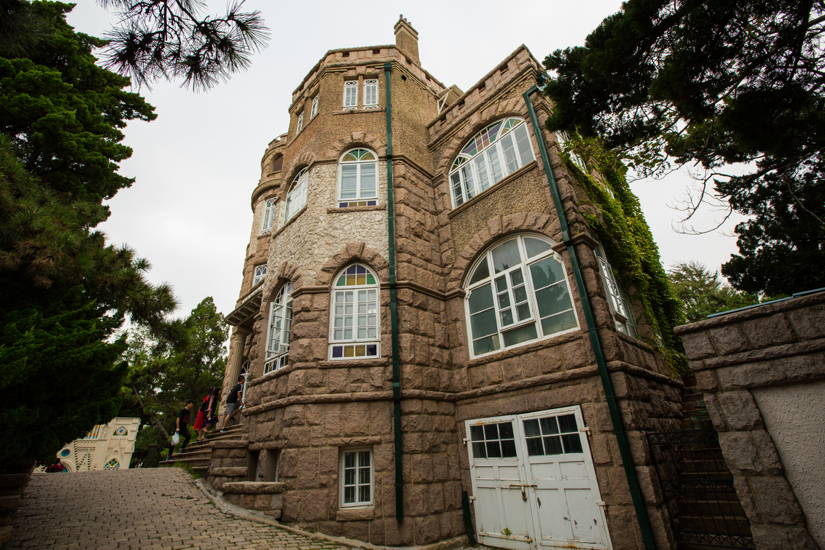 青島八大關(guān)，歷史與風(fēng)景的完美融合，青島八大關(guān)，歷史與風(fēng)景的和諧交融