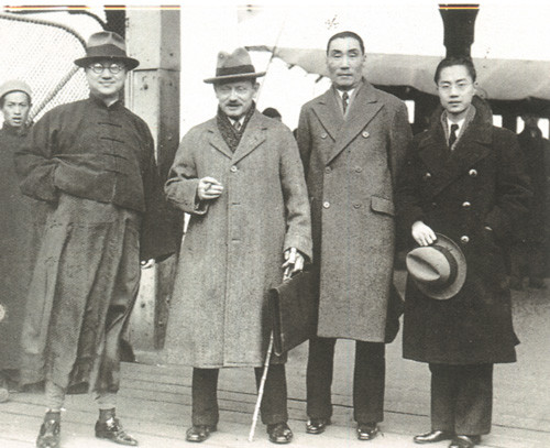 上將相當(dāng)于政府什么官，深度解析軍事官職與政府職位的對應(yīng)關(guān)系，上將相當(dāng)于政府什么官？深度解析軍事官職與政府職位的緊密關(guān)聯(lián)